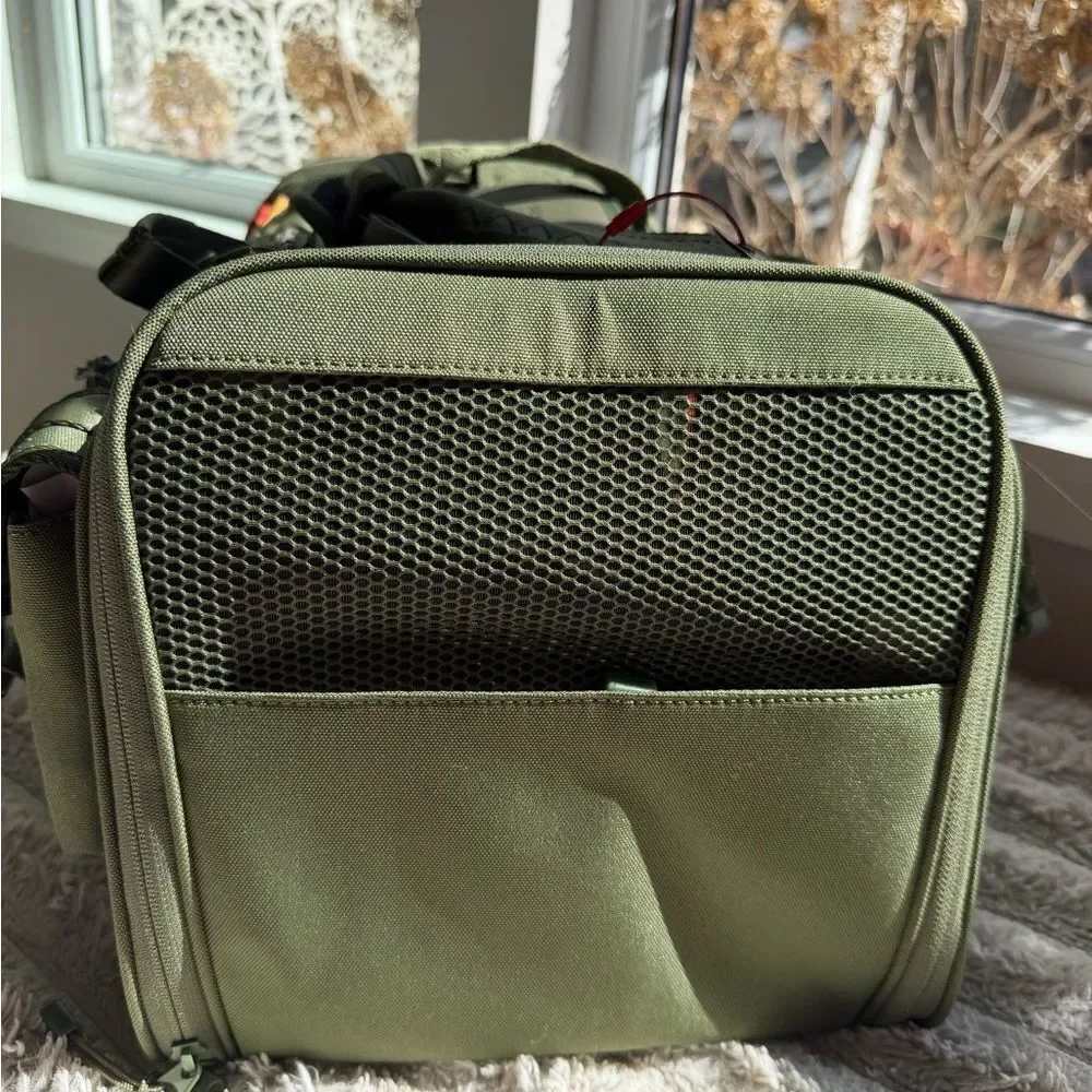 WON'T STOP TILL THE TOP PET CARRIER Sprayground